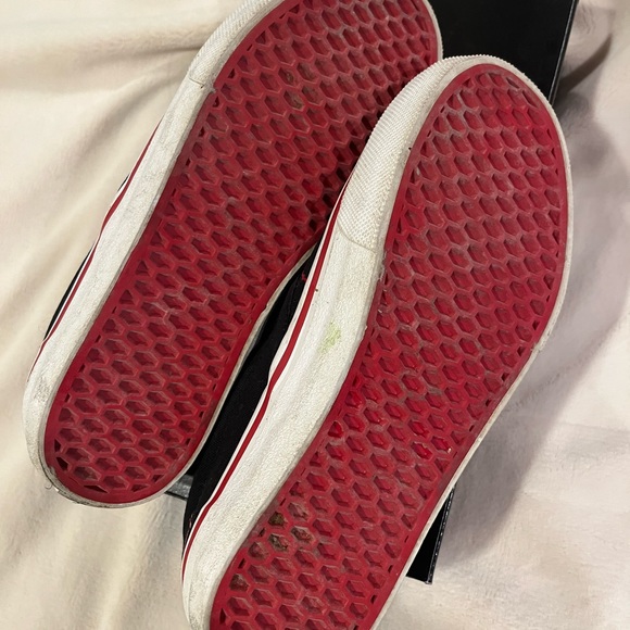 In n Out shoes - Picture 5 of 8